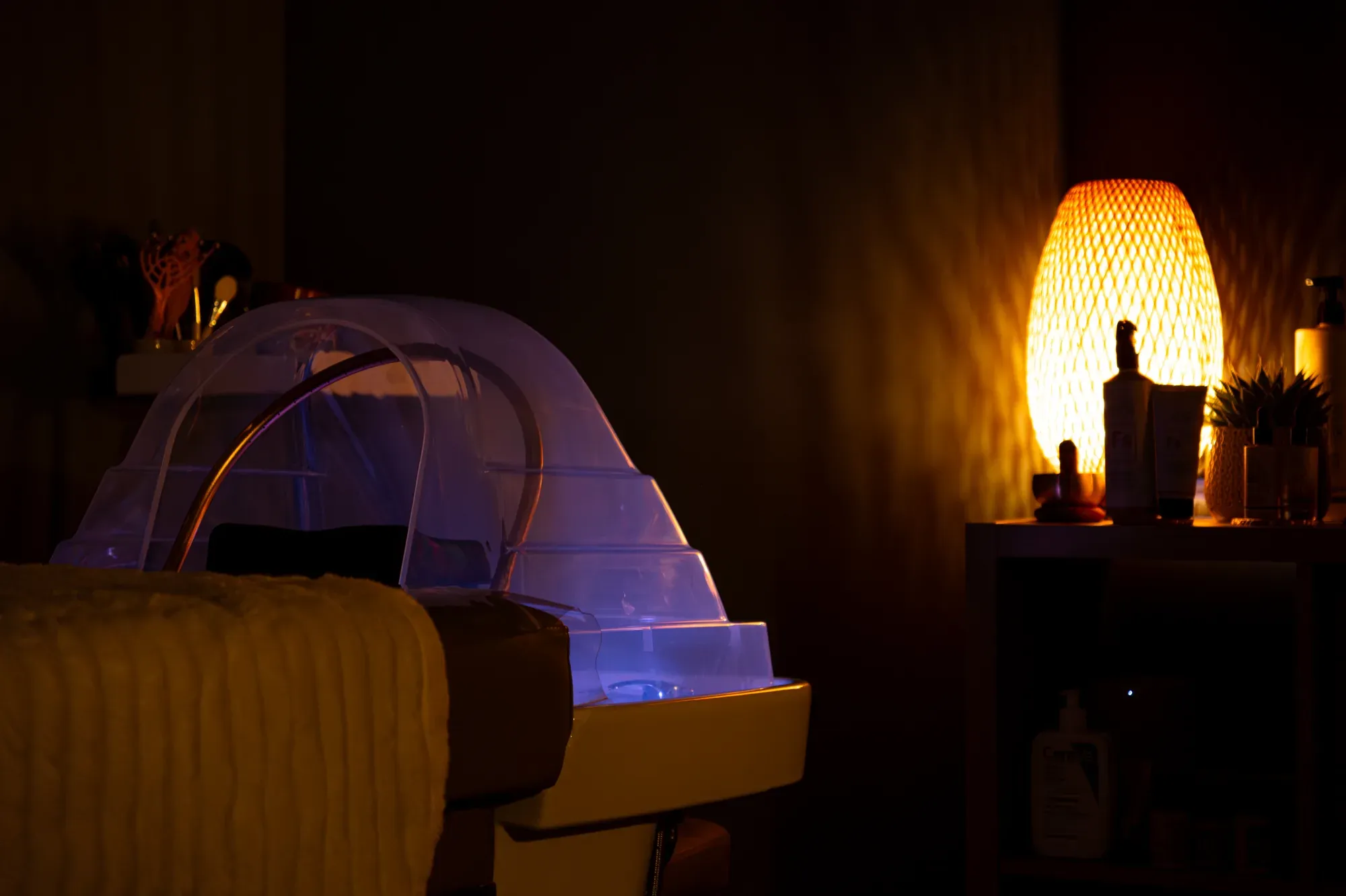 Head spa au salon de Grenoble — Lumière tamisée